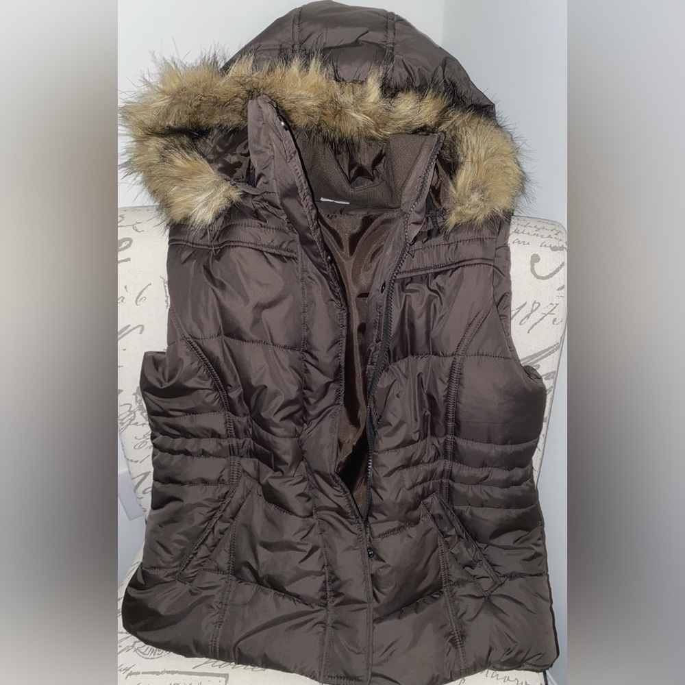 Sleeveless vest